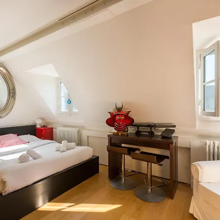 Veeve Minutes From The Pompidou Centre Apartment Paris
